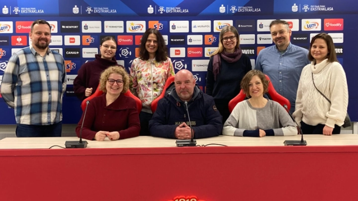 Zdjęcie grupowe z wizyty na stadionie Widzewa Łódź